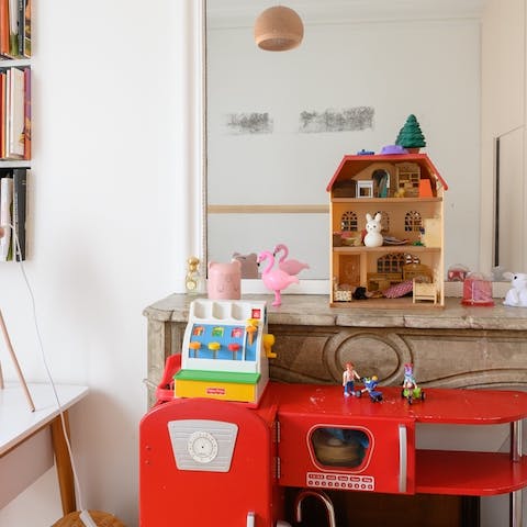 Child-friendly bedrooms with toys