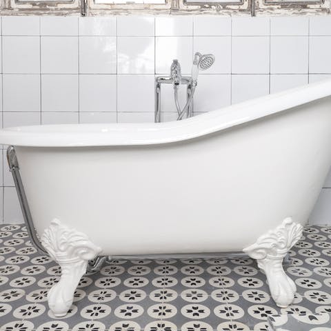 This beautiful bathtub