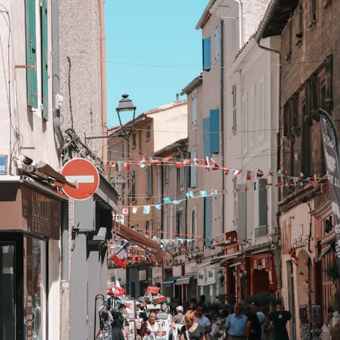 Wander the streets of Cavaillon, just a twenty minute drive away