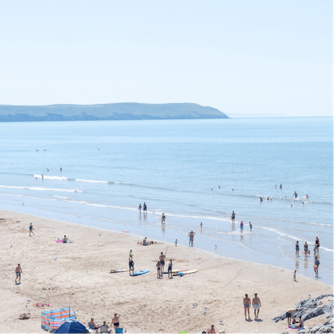 Explore many beaches nearby including the dog friendly Hannafore Point