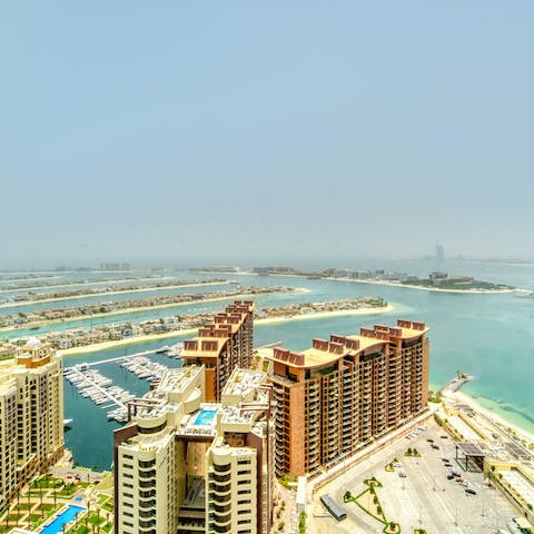 Explore the beaches of The Palm Jumeirah, right on your doorstep