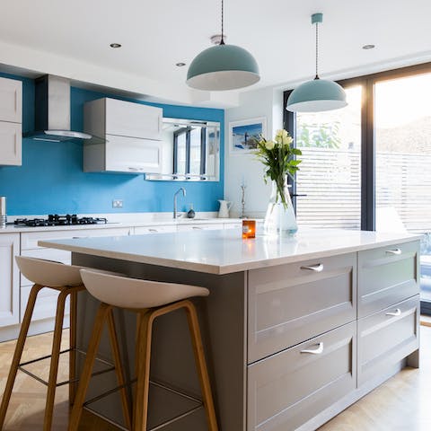 sleek & contemporary kitchen