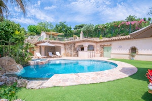 Calm Riviera image 2