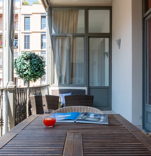 Head out onto the private balcony to enjoy breakfast in the fresh air