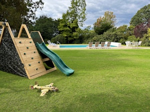Lofty Manor image 4