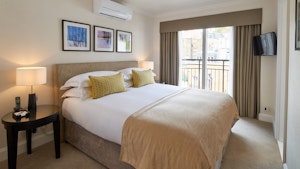 Knightsbridge Luxury image 1