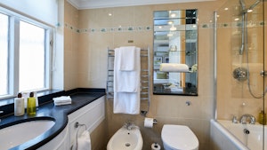 Knightsbridge Luxury image 4