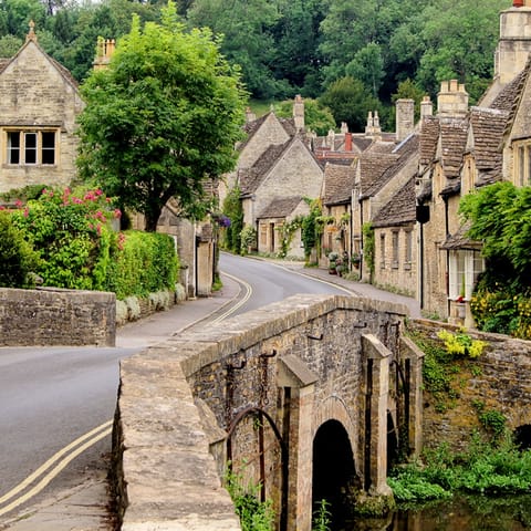 Explore the Cotswolds on your doorstep – your home is set on a working farm