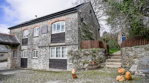 Hen House Hideaway image 5
