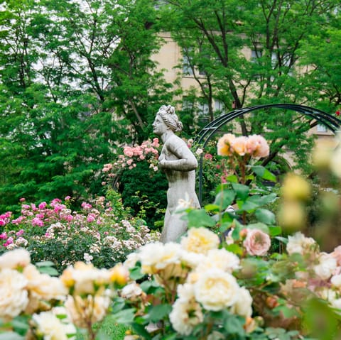 Take a gentle stroll through Jardin des Plantes nearby