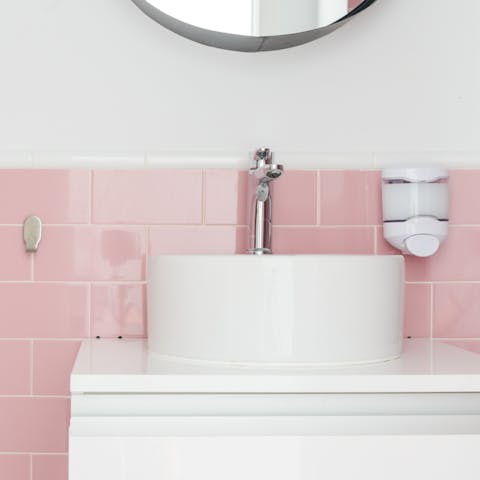 The cute pink bathroom