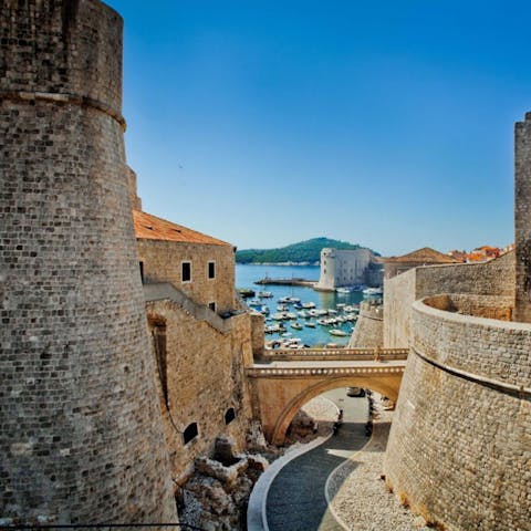 Reach the beautiful Old Town of Dubrovnik in ten minutes by car