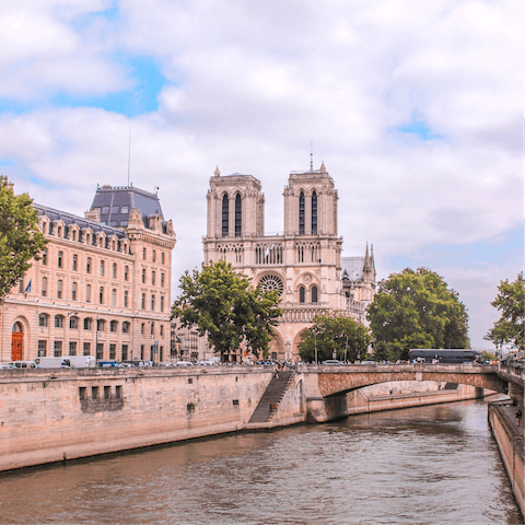 Enjoy staying in the heart of the Latin Quarter, with views of the iconic Notre Dame 