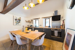 The Rustic Barnhouse image 11