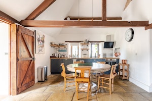 The Rustic Barnhouse image 12