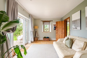 The Rustic Barnhouse image 9