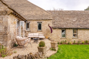 The Rustic Barnhouse image 3