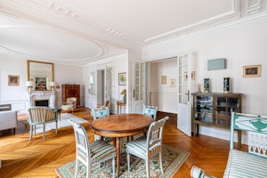 The Parisian Grace image 4