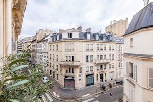 The Parisian Grace image 3