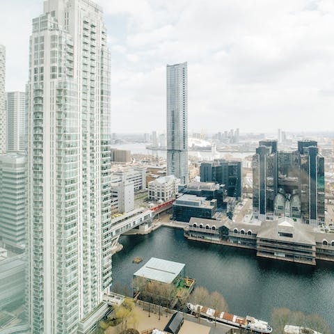 Feel the buzz of staying in Canary Wharf