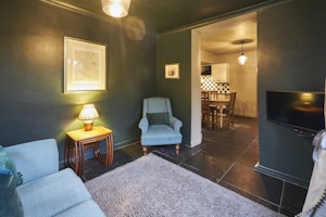 A Cosy Outlook image 4