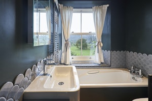 A Cosy Outlook image 3