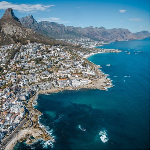 Discover Cape Town, including the Loop Street area with its shops and restaurants