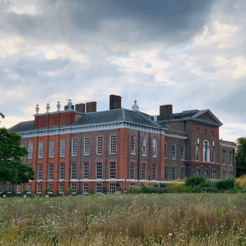 Wander the picturesque grounds of Kensington Palace Gardens