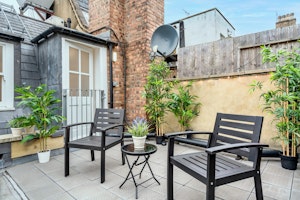 Chimney Pot image 8