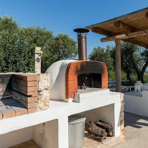 Cook up homemade pizzas in the traditional oven
