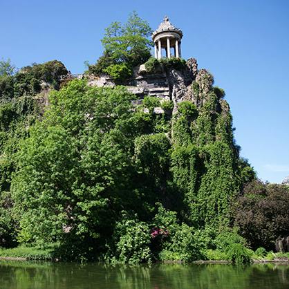 Discover Buttes Chaumont Park – a three-minute stroll away