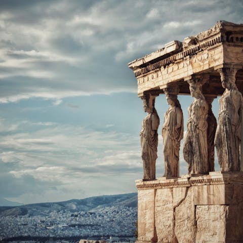 Stay just a ten-minute walk away from the legendary Acropolis