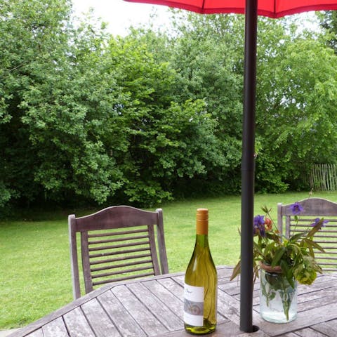 A private garden for sports with the kids or drinks with friends