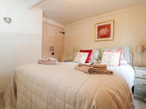 The Chalford Cottage image 6