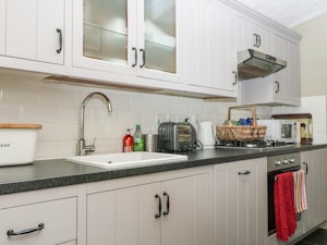 The Chalford Cottage image 2