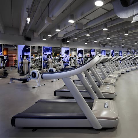 Stay in top shape thanks to the communal fitness suite