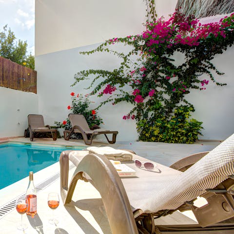 Relax in the Mallorcan sun next to the private pool