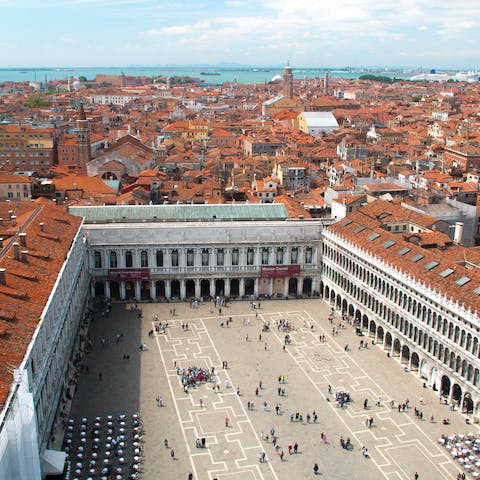 Visit the flourishing Piazza San Marco, just a seventeen-minute walk from the apartment 