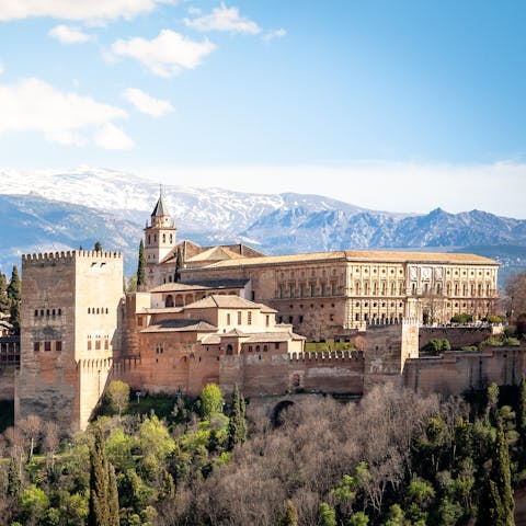 Visit the Alhambra of Granada, 2 kilometres away
