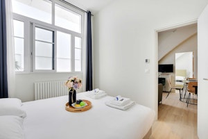 Parisian Pace image 11