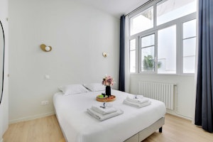 Parisian Pace image 10