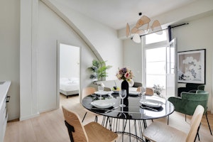 Parisian Pace image 4