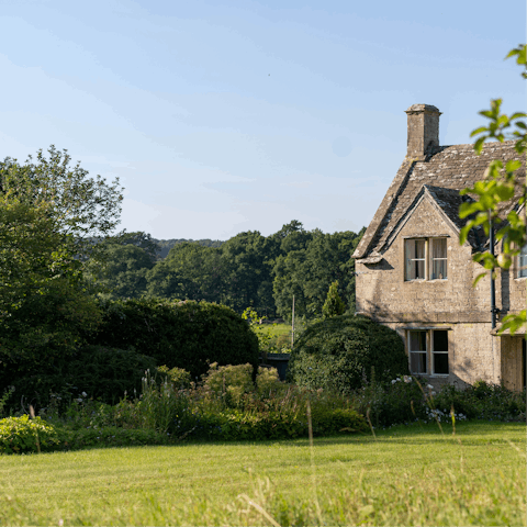 Embrace the rolling hills and majestic woodland of the Cotswolds from the charming town of Charlbury