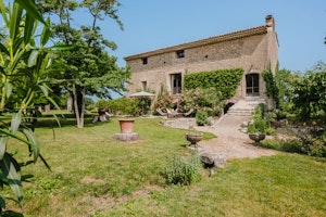 Provence Shadows image 14