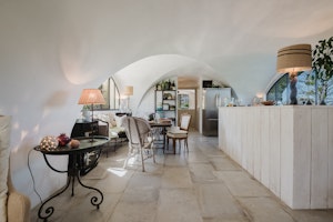 Provence Shadows image 8