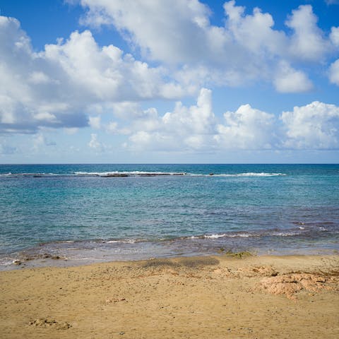 Stroll thirteen minutes to the sandy shores of Las Canteras and spend the afternoon by the ocean