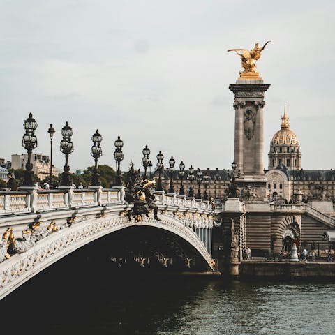 Stay at the foot of the Hôtel des Invalides in the heart of Paris