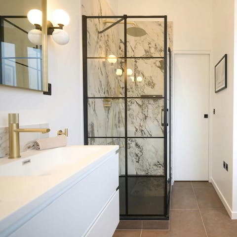 Get ready in the stylish bathroom for a night out in Paris