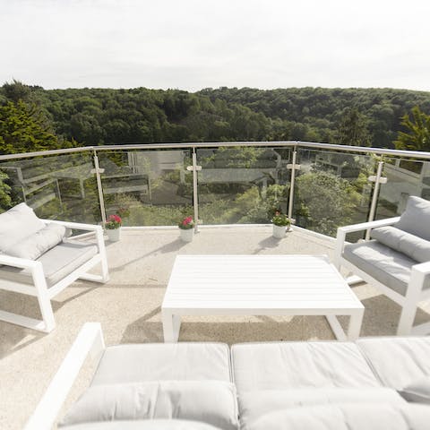 Gaze onto spectacular views of Avon Gorge and Leigh Woods