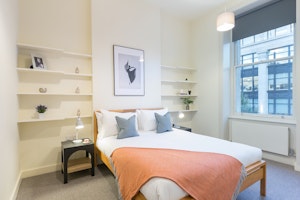 Baker Street Charm image 6